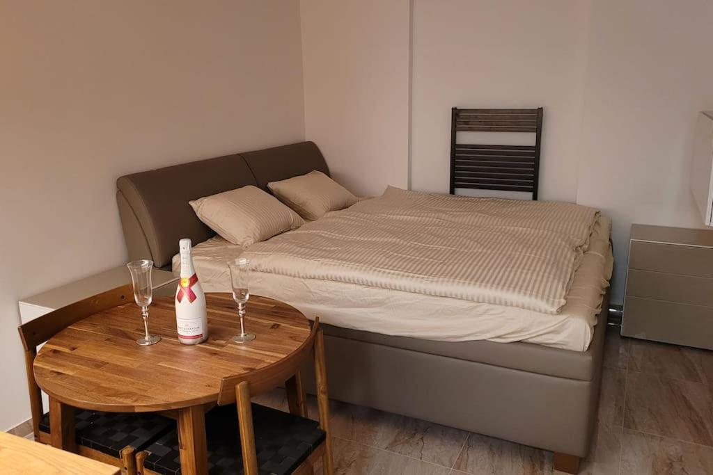 פראג Luxusni Apartman Nedaleko Centra מראה חיצוני תמונה